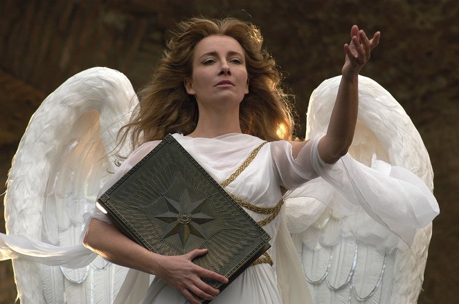 Angels in America - Millennium Approaches: Bad News - De la película - Emma Thompson