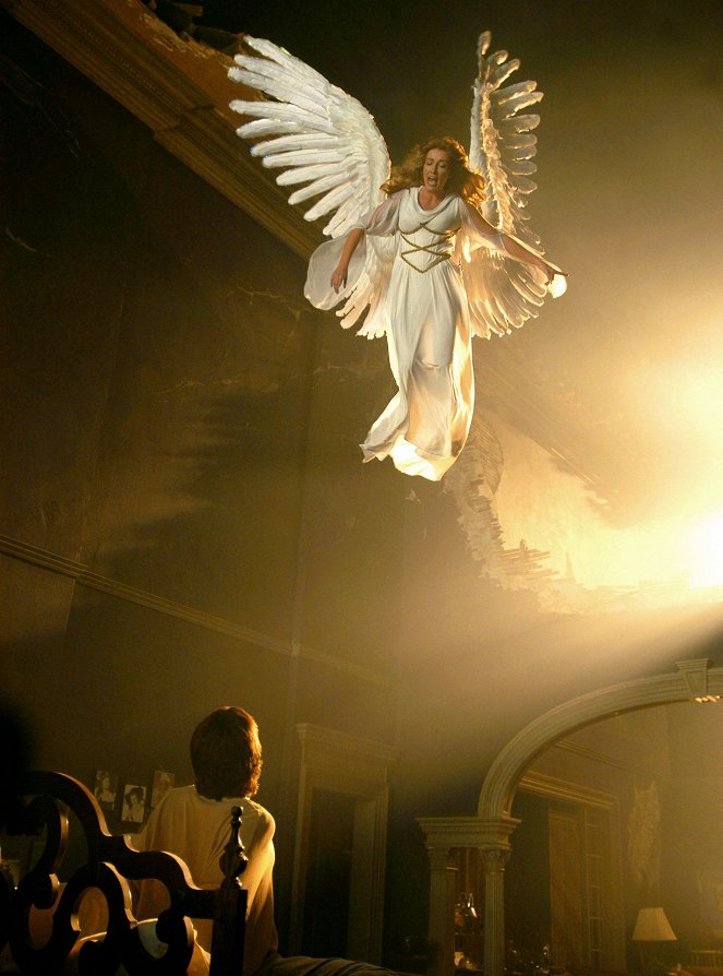Andělé v Americe - Milénium se blíží: In vitro - Z filmu - Emma Thompson