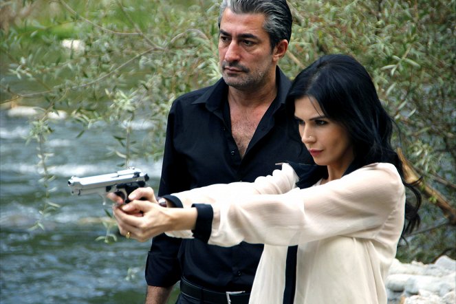 Dila Hanım - De la película - Erkan Petekkaya, Hatice Şendil
