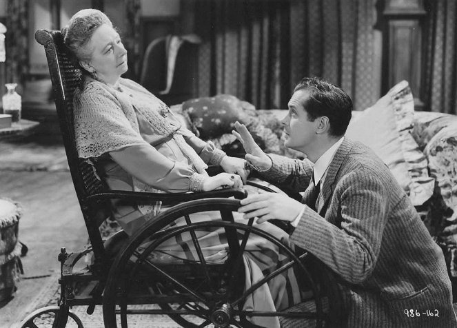 Night Must Fall - Filmfotos - Dame May Whitty, Robert Montgomery