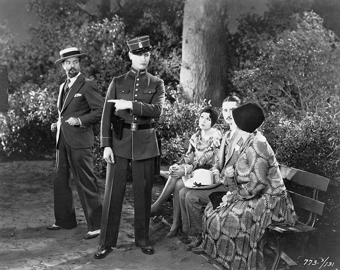 Paramount on Parade - Filmfotók - Maurice Chevalier