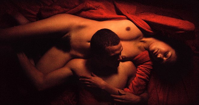 Love - Van film - Karl Glusman, Aomi Muyock