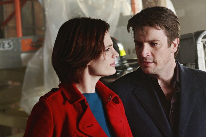 Castle - A Chill Goes Through Her Veins - Photos - Stana Katic, Nathan Fillion
