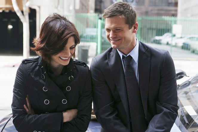 Castle - A Death in the Family - Photos - Stana Katic, Bailey Chase