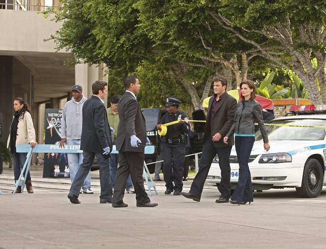 Castle - Inventing the Girl - Photos - Nathan Fillion, Stana Katic