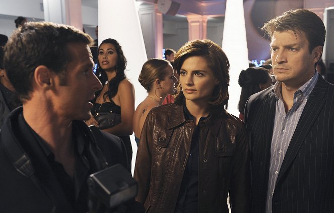 Castle - Inventing the Girl - Photos - Stana Katic, Nathan Fillion