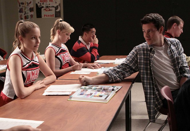 Glee - Season 1 - Throwdown - Photos - Dianna Agron, Heather Morris, Cory Monteith