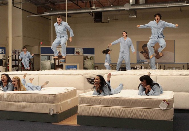 Glee - Season 1 - Mattress - Kuvat elokuvasta - Dianna Agron, Kevin McHale, Mark Salling, Naya Rivera, Cory Monteith, Amber Riley, Harry Shum Jr.