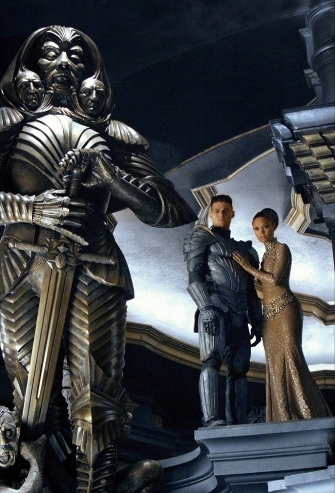Riddick: Kronika temna - Z filmu - Karl Urban, Thandiwe Newton