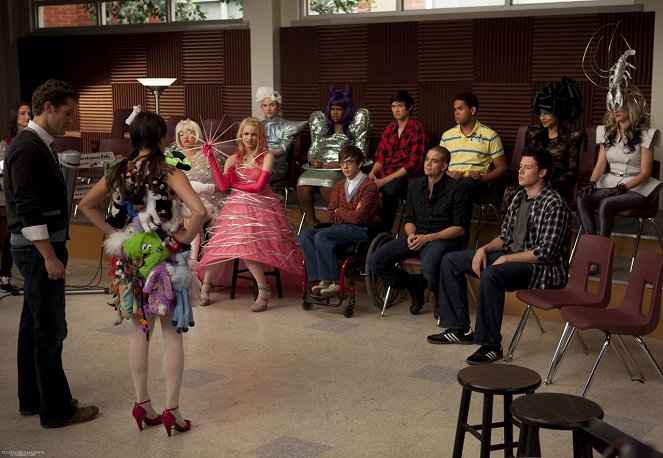 Glee - Theatricality - Photos - Dianna Agron, Chris Colfer, Amber Riley, Kevin McHale, Harry Shum Jr., Mark Salling, Cory Monteith