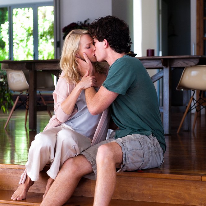 Paixões Proibidas - Do filme - Naomi Watts, James Frecheville