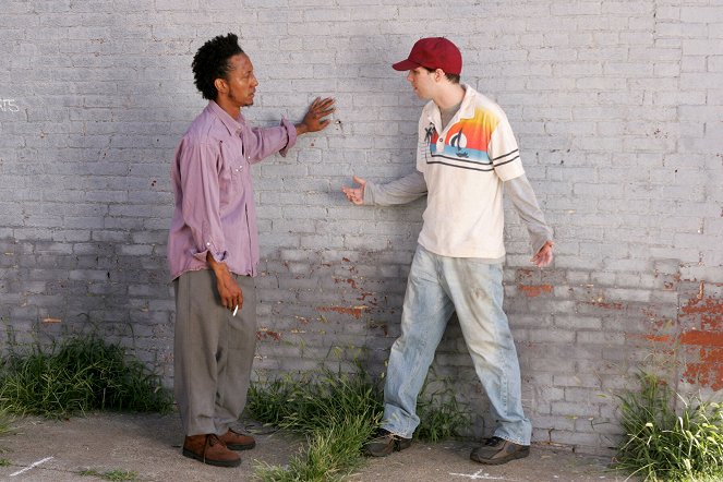 The Wire - Back Burners - Photos - Andre Royo, Leo Fitzpatrick