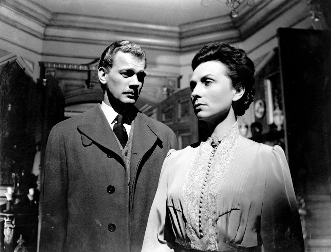 The Magnificent Ambersons - Photos - Joseph Cotten, Agnes Moorehead