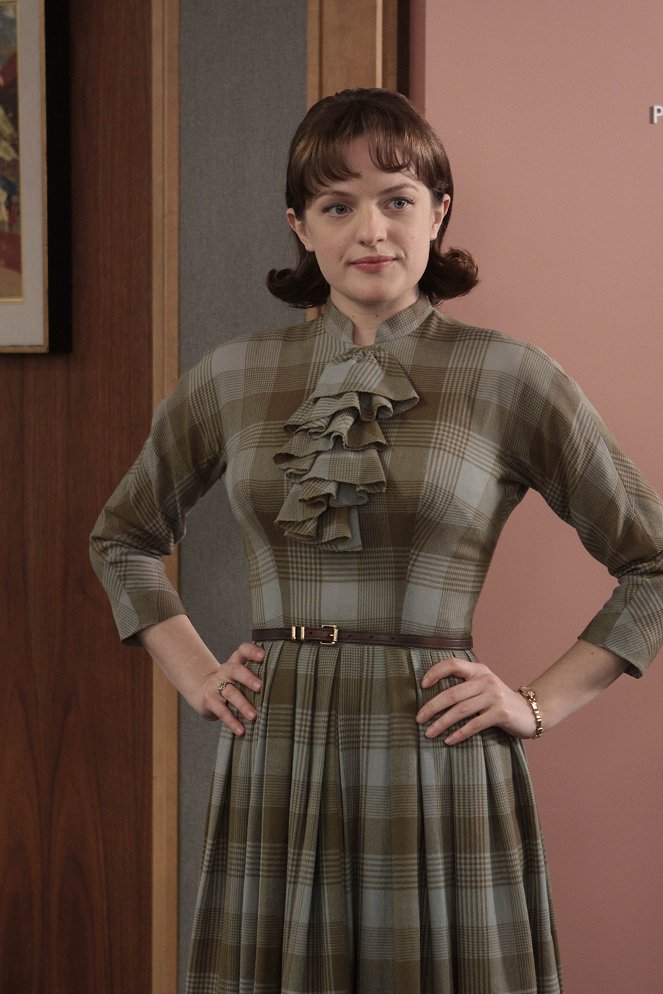 Mad Men - Out of Town - Photos - Elisabeth Moss