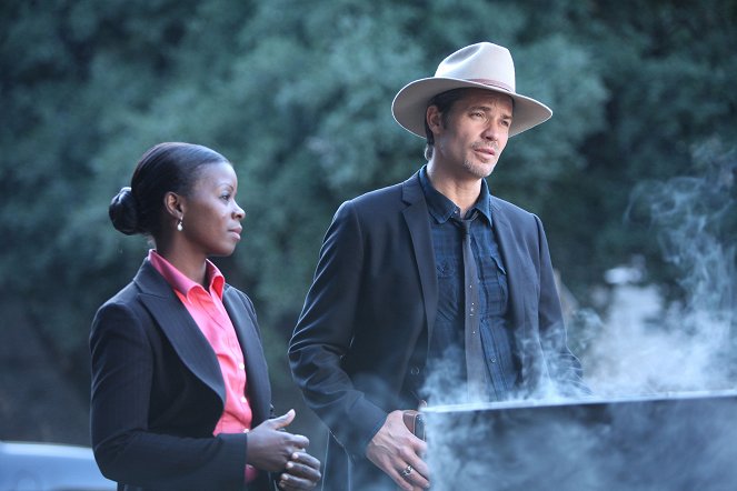 Justified - Season 3 - The Devil You Know - Photos - Erica Tazel, Timothy Olyphant