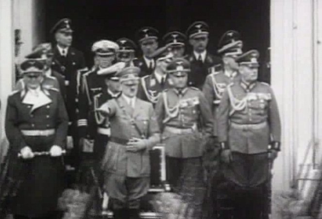 Hitler - eine Karriere - Z filmu