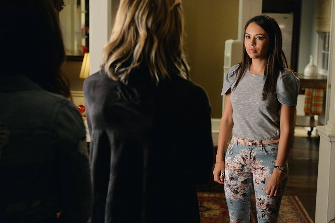 Pretty Little Liars - Taking This One to the Grave - Van film - Janel Parrish