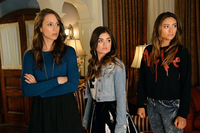 Pretty Little Liars - Taking This One to the Grave - De la película - Troian Bellisario, Lucy Hale, Shay Mitchell