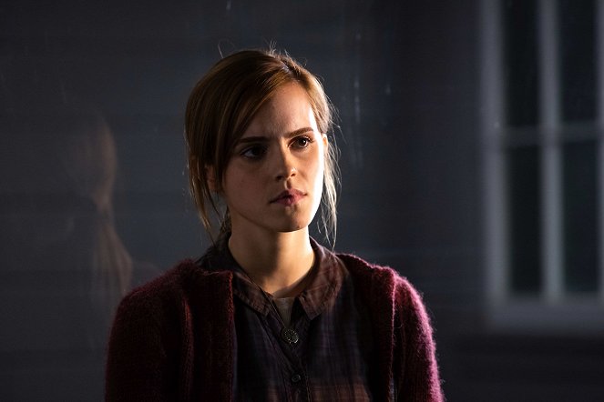 Regression - Filmfotos - Emma Watson