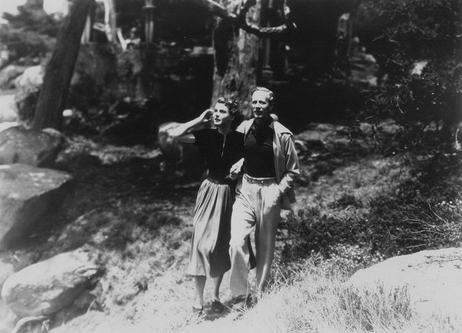 Ingrid Bergman, Leslie Howard