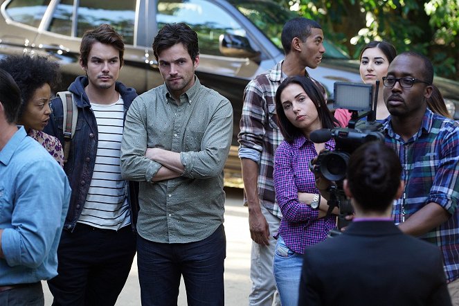 Pretty Little Liars - Game On, Charles - Photos - Tyler Blackburn, Ian Harding