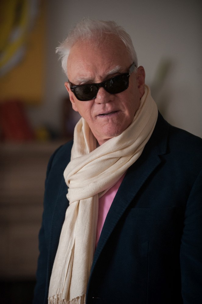 Szerelem, angolosan - Filmfotók - Malcolm McDowell