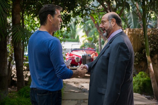Lessons in Love - Photos - Pierce Brosnan, Fred Melamed