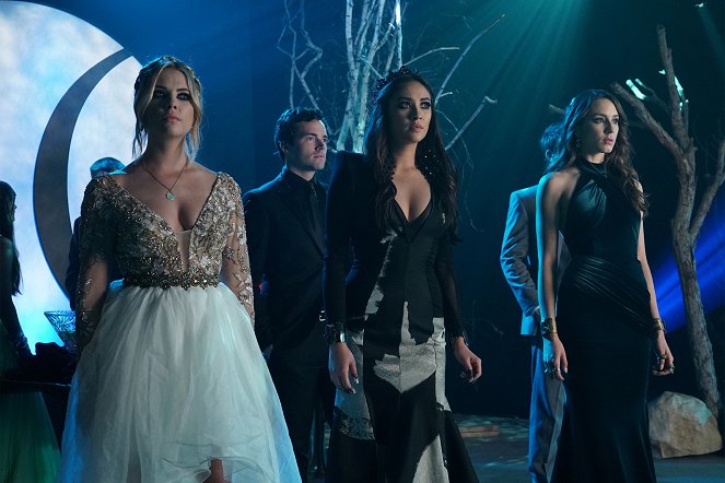 Pretty Little Liars - La Dernière Danse - Film - Ashley Benson, Ian Harding, Shay Mitchell, Troian Bellisario