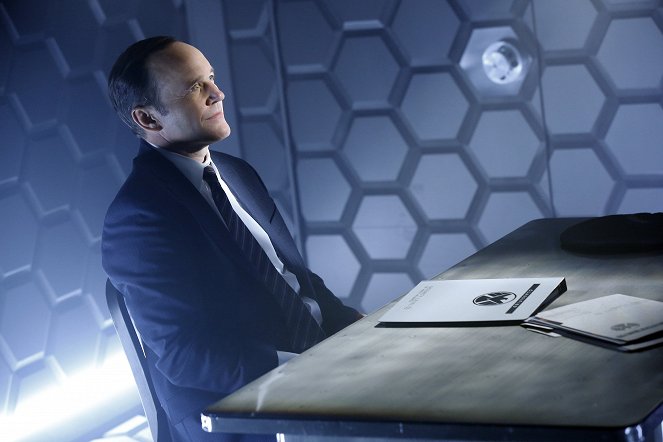 MARVEL's Agents Of S.H.I.E.L.D. - Season 1 - Aus großer Kraft folgt... - Filmfotos - Clark Gregg