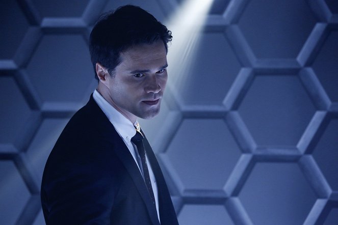 Agents of S.H.I.E.L.D. - Season 1 - Pilot - Photos - Brett Dalton
