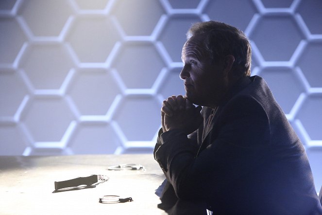 Agents of S.H.I.E.L.D. - Season 1 - The Well - Photos - Peter MacNicol