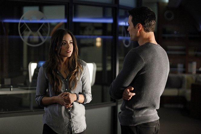 Agents of S.H.I.E.L.D. - End of the Beginning - Photos - Chloe Bennet
