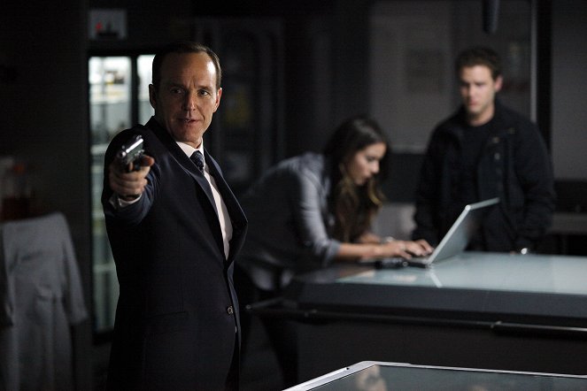 Agents of S.H.I.E.L.D. - Turn, Turn, Turn - Van film - Clark Gregg