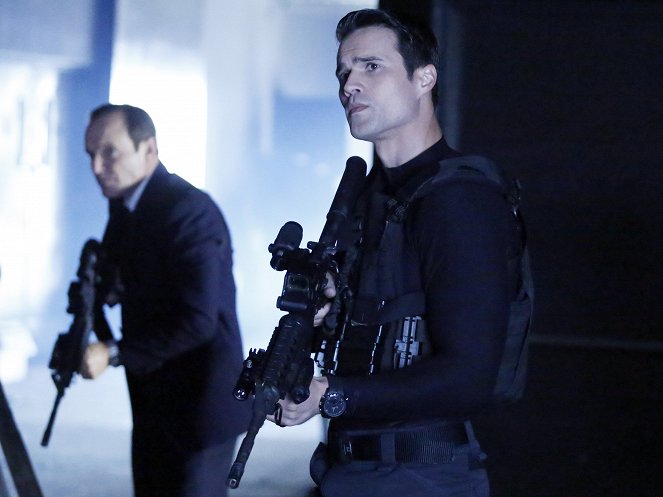 Agents of S.H.I.E.L.D. - Season 1 - Turn, Turn, Turn - Kuvat elokuvasta - Brett Dalton