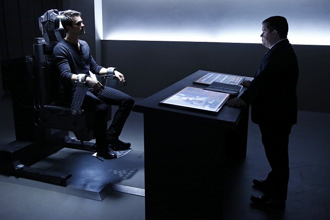 Agents of S.H.I.E.L.D. - The Only Light in the Darkness - Van film