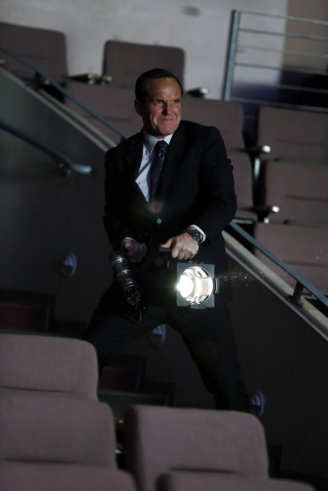 Marvel's Agentes de S.H.I.E.L.D. - Season 1 - The Only Light in the Darkness - De la película - Clark Gregg