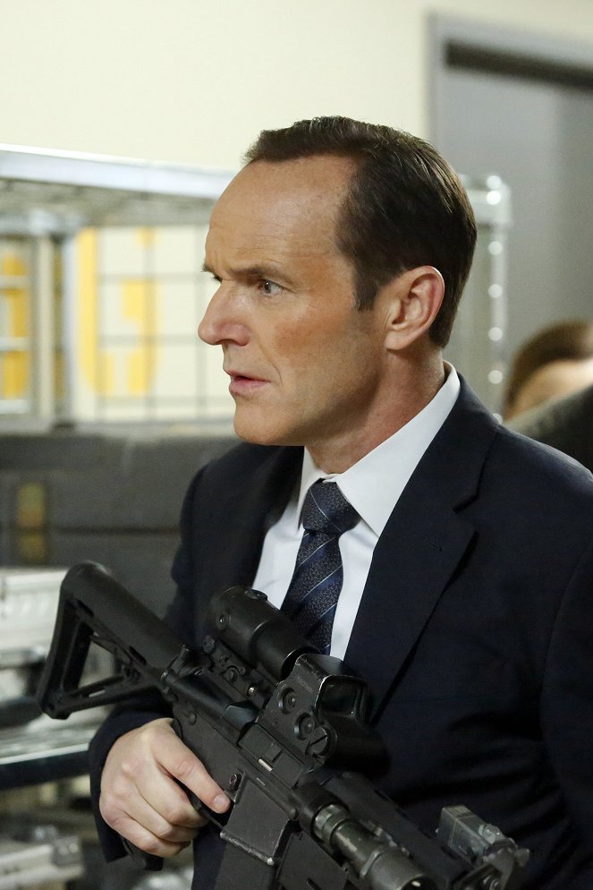 MARVEL's Agents Of S.H.I.E.L.D. - Season 1 - Die dunkelste Stunde - Filmfotos - Clark Gregg