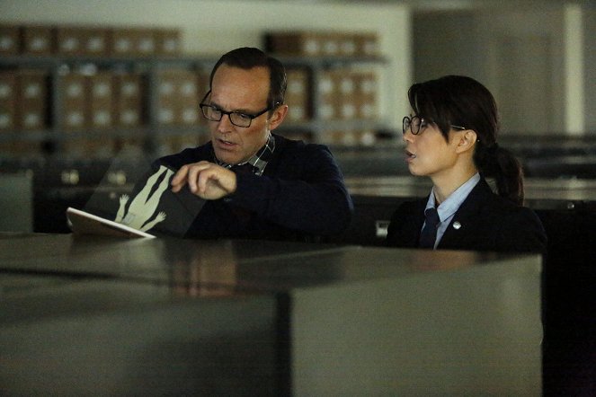 Agents of S.H.I.E.L.D. - Season 1 - Ragtag - Photos - Clark Gregg, Ming-Na Wen