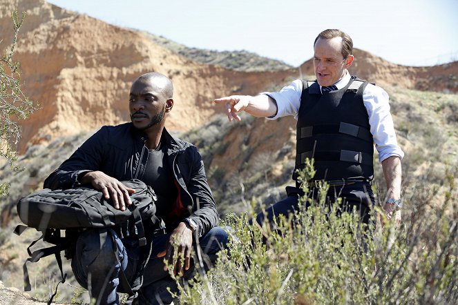 A S.H.I.E.L.D. ügynökei - A vég kezdete - Filmfotók - J. August Richards, Clark Gregg