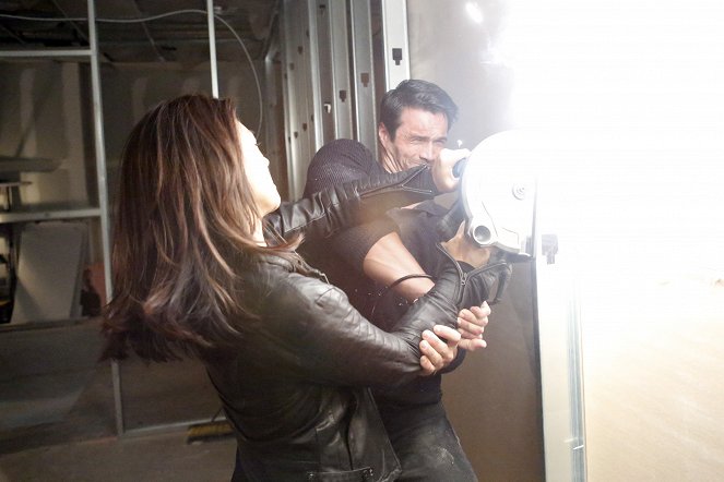 MARVEL's Agents Of S.H.I.E.L.D. - Season 1 - Der Anfang vom Ende - Filmfotos - Brett Dalton