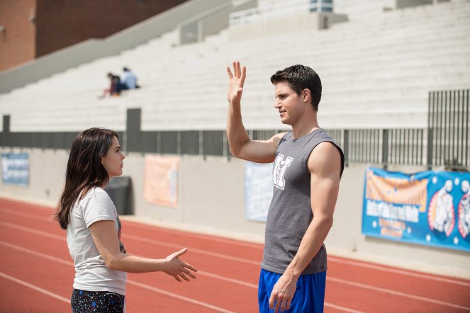 Duff - Hast du keine, bist du eine - Filmfotos - Mae Whitman, Robbie Amell