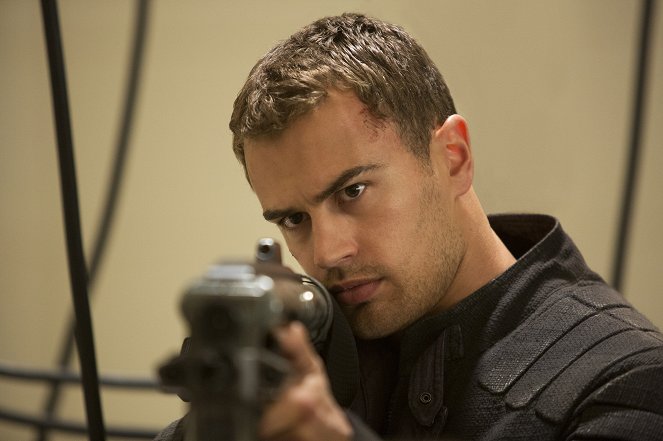 La serie Divergente: Insurgente - De la película - Theo James