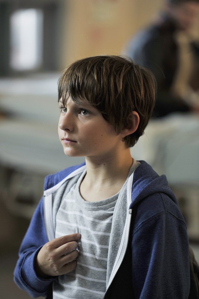 Once Upon a Time - Snow Falls - Photos - Jared Gilmore