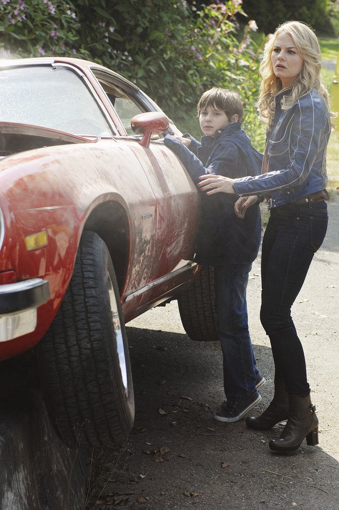 Once Upon a Time - The Price of Gold - Photos - Jared Gilmore, Jennifer Morrison