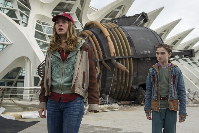 Tomorrowland: Terra do Amanhã - Do filme - Britt Robertson, Raffey Cassidy