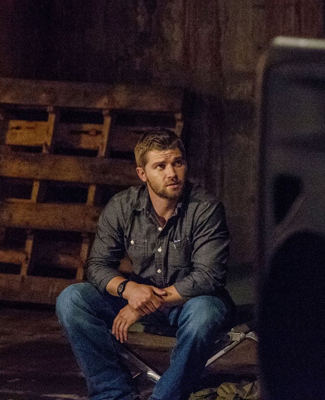 Under the Dome - Season 1 - Blue on Blue - Film - Mike Vogel