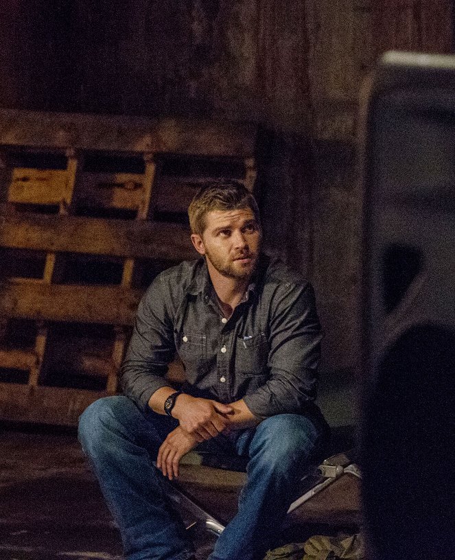 Under the Dome - Blue on Blue - De la película - Mike Vogel