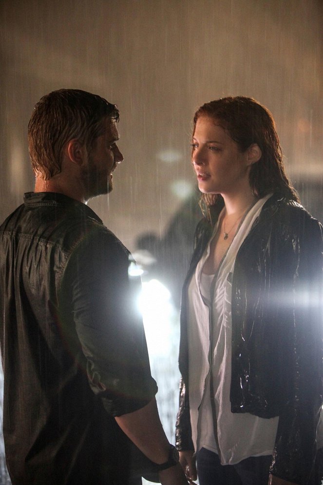 Under the Dome - The Endless Thirst - Photos - Mike Vogel, Rachelle Lefevre