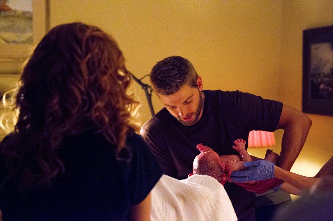 Under the Dome - Season 1 - Imperfect Circles - Photos - Mike Vogel