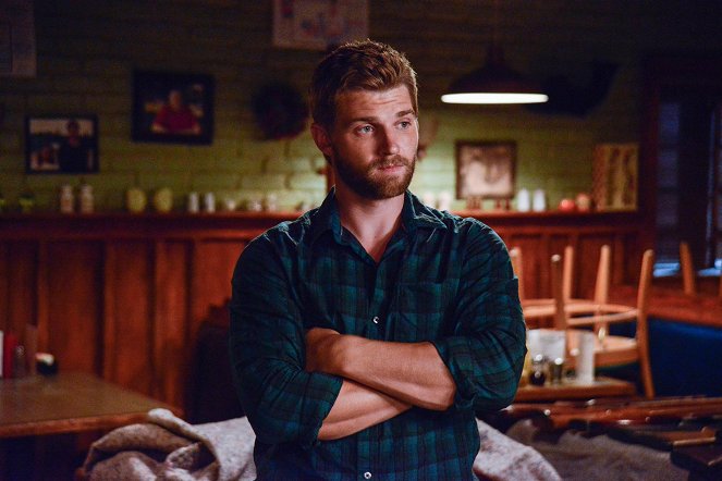 Under the Dome - The Fourth Hand - Van film - Mike Vogel
